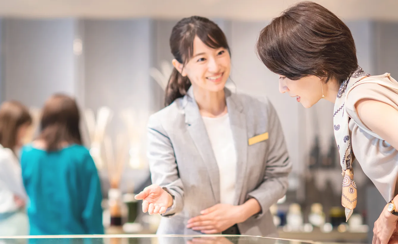 店舗やECでの接客